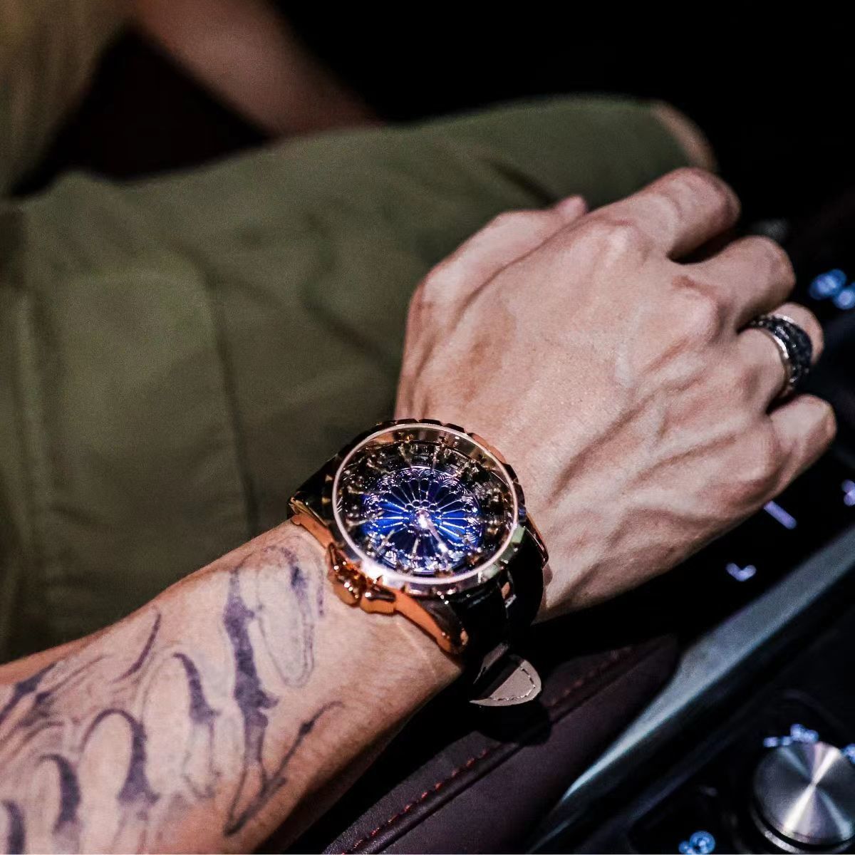 최고급 명품 남성용 시계, 원탁 12인 기사단 컨셉 시 - Luxury Watch Tier 리뷰 및 가격