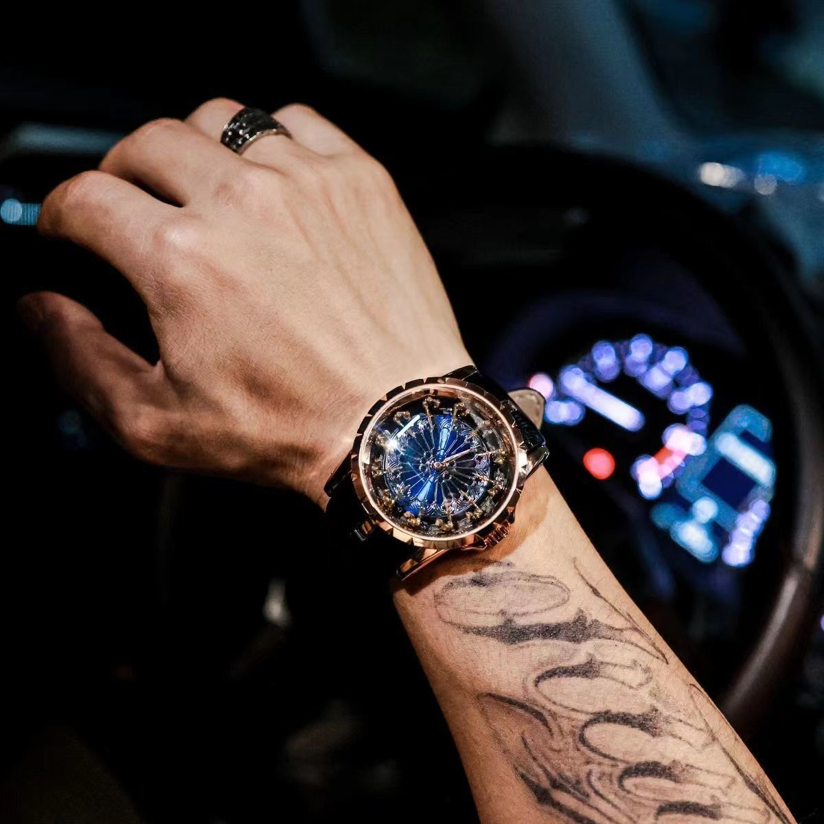 최고급 명품 남성용 시계, 원탁 12인 기사단 컨셉 시 - Luxury Watch Tier 리뷰 및 가격
